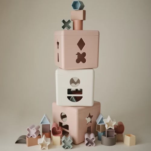 Caja Clasificadora de Formas - Rosa (10 Meses+) - Mushie