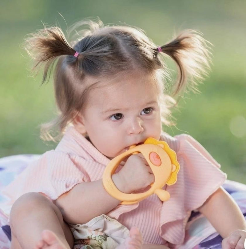 Mordedor Guante de Silicona - 3 Meses a Más - Nuby